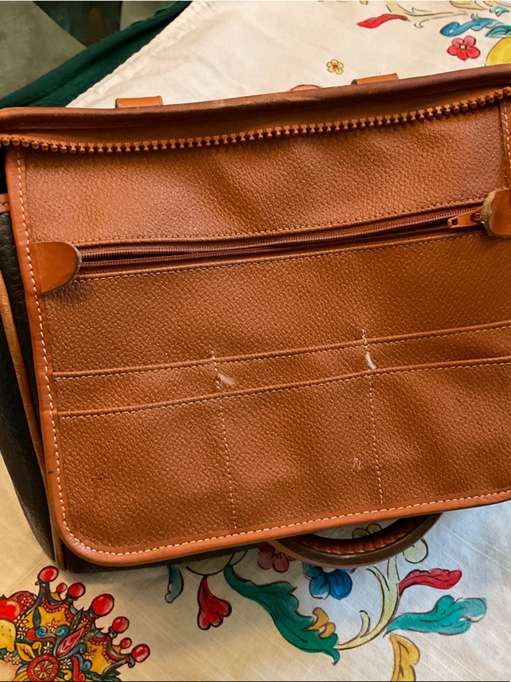 Vintage Dooney and Burke Black Pebbled All Weather with Tan trimmings - Picture 8 of 13